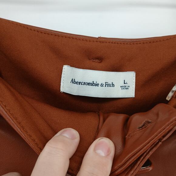 Abercrombie & Fitch Faux Leather High Waist Cropped Straight Pants Womens LG - Picture 3 of 10